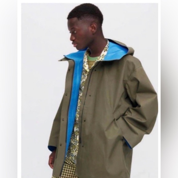 Marni for Uniqlo Olive Green Rain Coat with Bright Blue Lining - Picture 2 of 6
